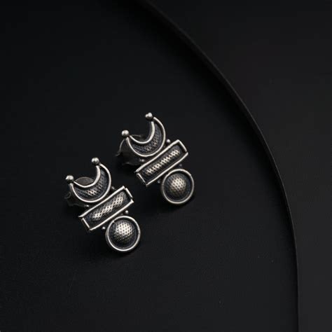Buy Silver Chandrakor Tikli Earrings at House of Aadyaa