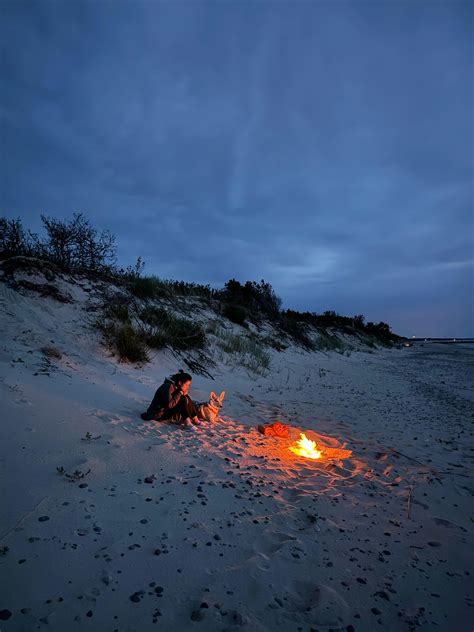 Running at the Beach 的图像结果