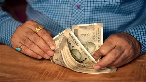 Banks, LIC, Tax Dept, Post Offices, PSU Open On Saturday, Sunday; Why ...