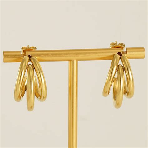 Large Classic Triple Hoop Earrings – PEACHY ACCESSORIES