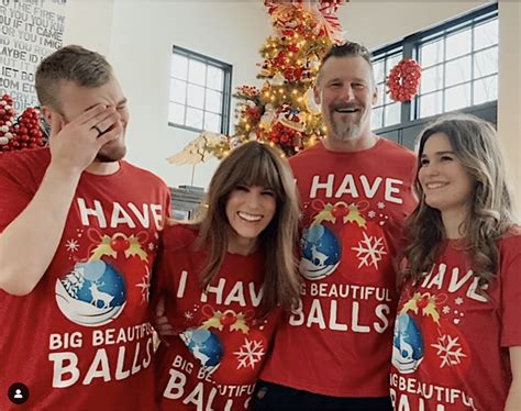 Dan Campbell’s Family Christmas Photo Goes Viral! [Photo] - Detroit ...