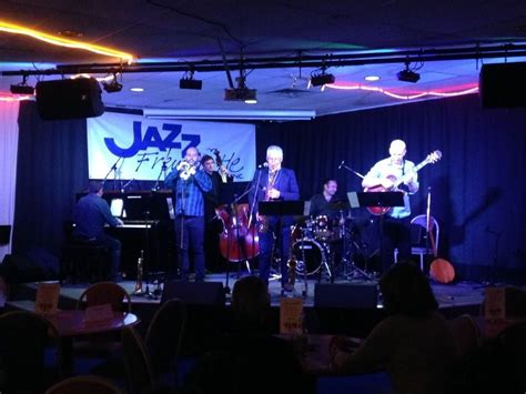 Phil Hatton and the Manhattons with Owen Measday, Fremantle Navy Club ...