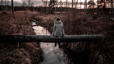 Download wallpaper 3840x2160 human, alone, sad, log, stream, nature 4k ...