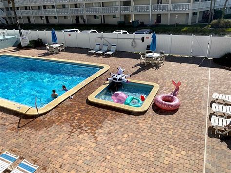 COASTAL WATERS (New Smyrna Beach) - Inn Reviews, Photos, Rate ...