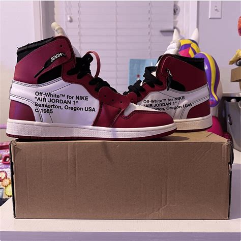 Legit check on these OW Jordan 1 Chicagos?? : r/LegitCheck