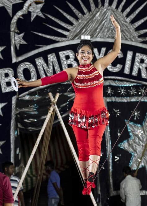 Album - மதுரையில் ‘கிரேட் பாம்பே சர்க்கஸ்’ | Circus artists performing ...