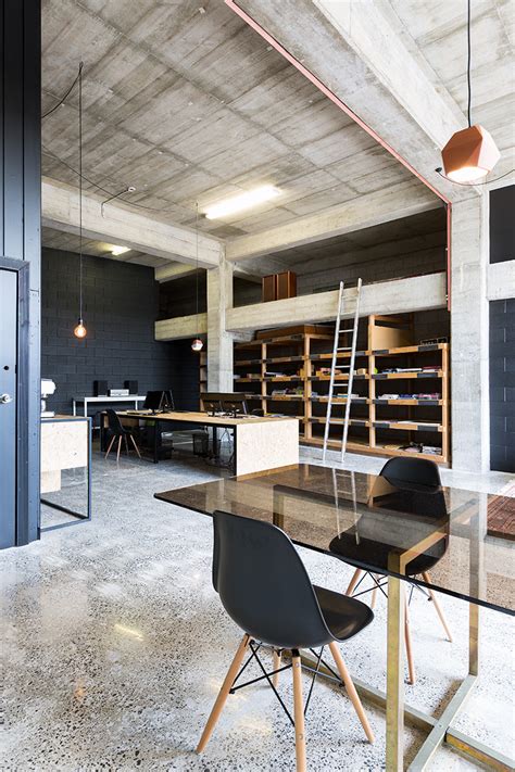 Red Commercial Complex 的图像结果