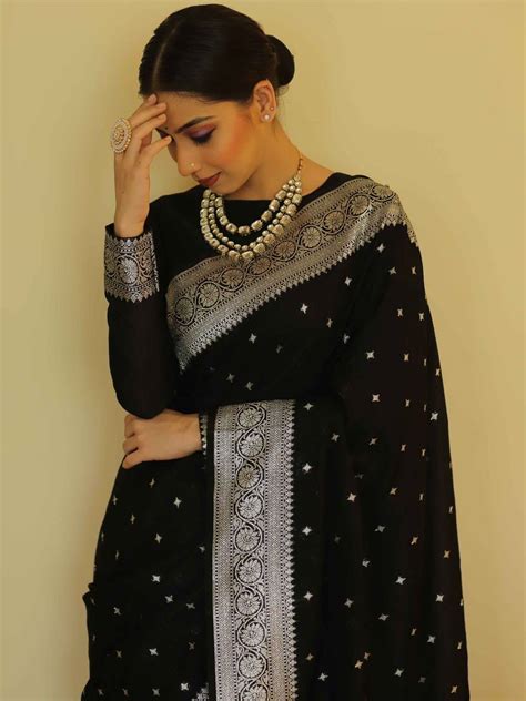 Ephemeral Black Cotton Silk Saree With Opulent Blouse Piece – chetraag