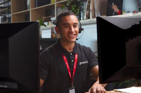 Geeks Computer Shop 的图像结果