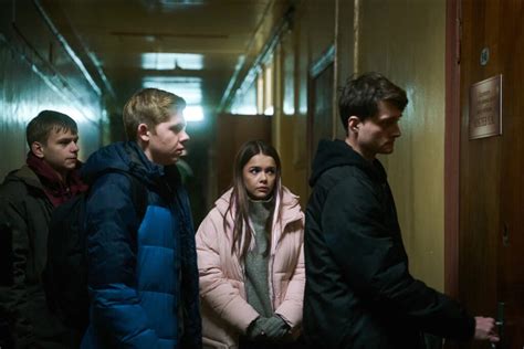 Семь новых сериалов про школу: От «Трудных подростков» до «Стрима ...