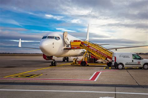 OM-GTG Boeing 737-800 - Go2Sky S/N 32604