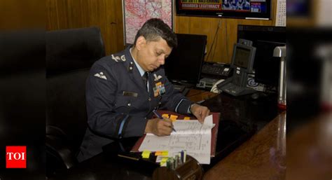 Commodore Srinivasan: Air Commodore Srinivasan takes over as AOC 12 ...
