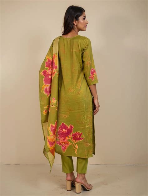 trueBrowns Green Floral Print Kurta Pant Dupatta Set
