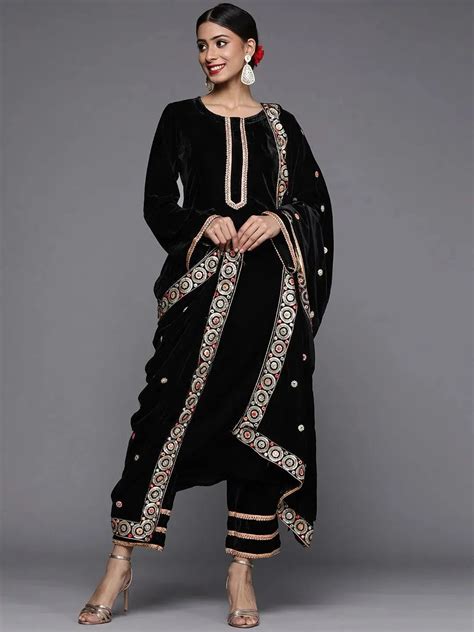 Buy Black Solid Velvet Straight Kurta With Dupatta Online at Rs.2999 ...