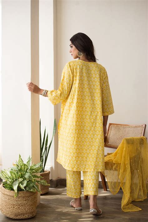 Anjuli Yellow Straight Kurta Set – Gulabo Jaipur