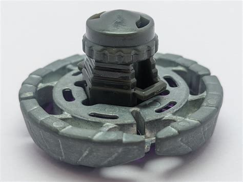 TAKARA TOMY Earth Eagle Beyblade Metal Fusion – Red Eye Merch