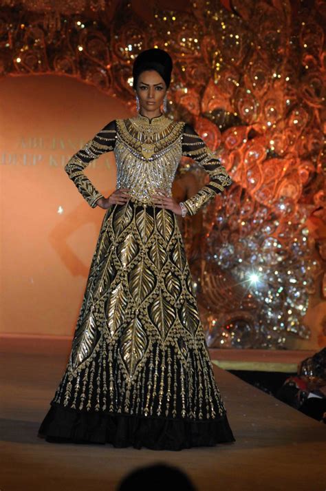 'The Golden Peacock': Sridevi, Jaya Bachchan and Others at Abu Jani ...