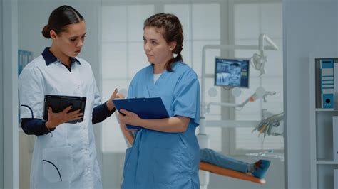 Physician Assistant vs. Nurse Practitioner: Key Differences - HosTalky
