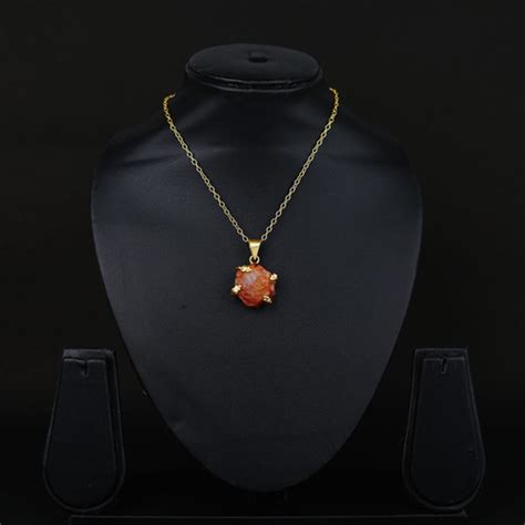 Raw Stone Pendant Necklace | Madhuwanti