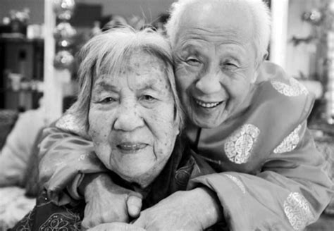 老夫妻携手76年未争吵 称爱情是一时恩爱是一世(组图)-搜狐滚动