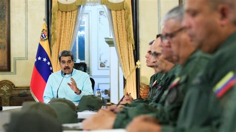 Maduro llama a "votar por la paz y la estabilidad" ante amenazas de ...