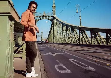 ബുഡാപെസ്റ്റില്‍ നിന്നുള്ള ചിത്രങ്ങള്‍ പങ്കുവെച്ച് മമ്മൂട്ടി; ചിത്രങ്ങ ...