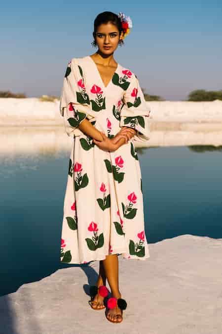 Buy White Handloom Cotton V-neck Dione Whimsy Abstract Hand Block Print ...