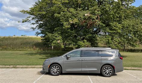 The Chrysler Pacifica is still the best plug-in hybrid minivan on the market - Ars Technica