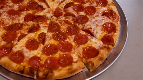 Dion’s Pizza arrives in El Paso, serving top-sellers 505 and Carnivore