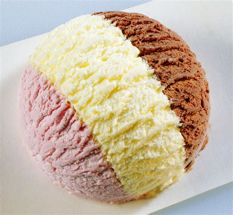 Scoop of three-coloured ice cream – License Images – 862535 StockFood