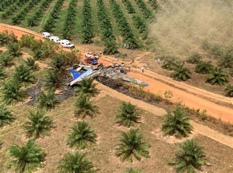 आसमान में आग का गोला बन गया प्लेन, पायलट समेत 12 की मौत - mexico club ...