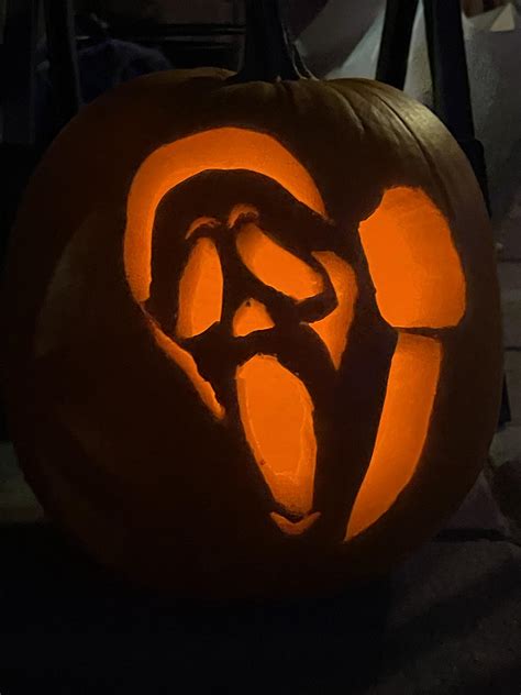 Ghostface pumpkin for tonight! : r/Scream