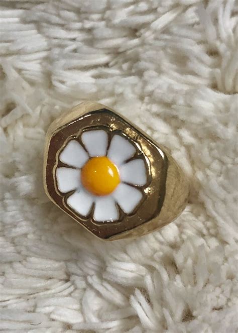 Get Chunky Signet White Flower Rings at ₹ 230 | LBB Shop