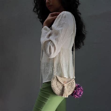 The Miniature Crochet Sling Bag – Itihasikala