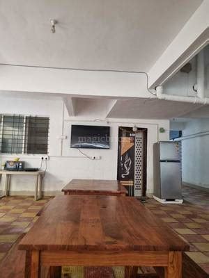 Zolo Blaze PG in Hadapsar Near