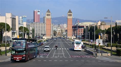 Barcelona Hop-On Hop-Off Buses - Hellotickets