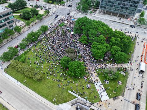 Thousands attend Cleveland 'No Kings' protest, joining anti-Trump ...