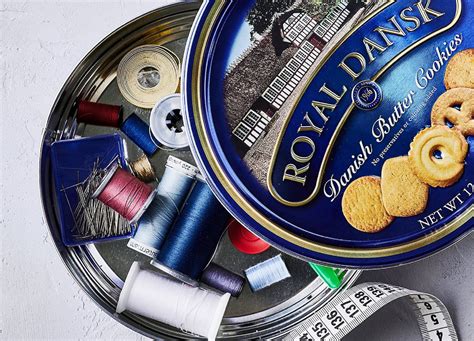 The Sewing Detective Investigates: The Treasures of the Biscuit Tin ...