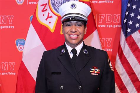 NYFD Paramedic 的图像结果