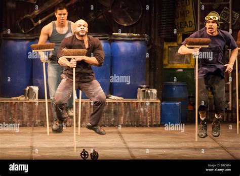 Stomp Musical Performance 的图像结果