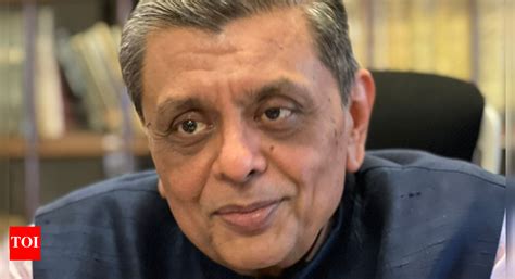 HC breaks tradition, holds full court reference for retiring Justice ...