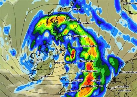 UK weather maps turn orange as Britain 'disappears' under giant 800 ...