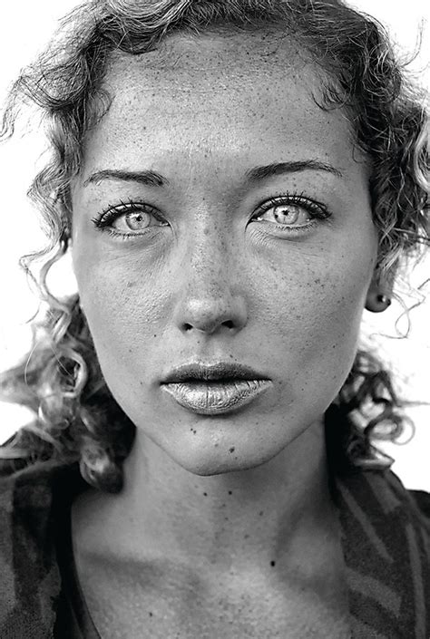 Portrait Communication Unit 的图像结果