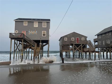 House on North Carolina’s Outer Banks collapses into ocean | WRIC ABC 8News