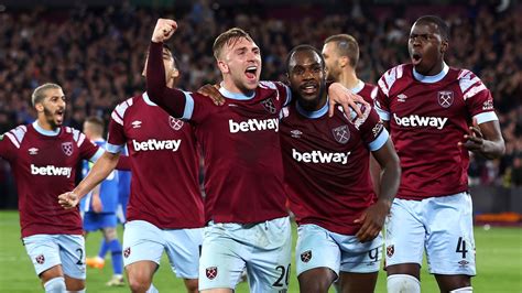 West Ham 2 - 1 AZ Alkmaar - Match Report & Highlights