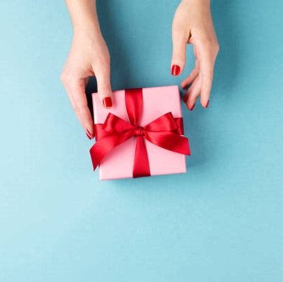 How To Gift Your Company For New Year: A Guide to Corporate Gifting ...