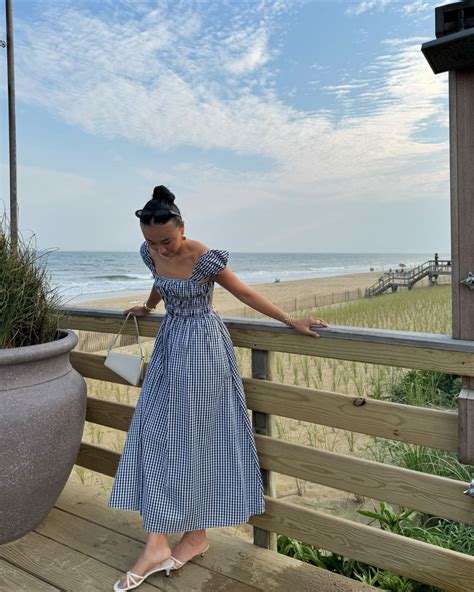 Pin by Graciela Bode on Midi Skirt Outfits in 2025 | Modest summer ...