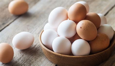 10 Foods That Are Effective in Fighting Water Retention - lifeberrys.com