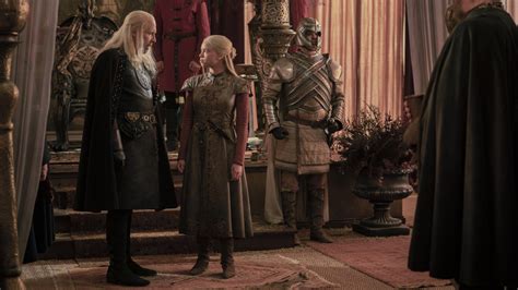 Who Deserves The Iron Throne In 'House Of The Dragon': Team Black Or ...