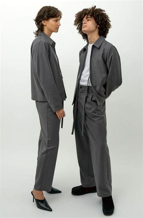 Business-Casual Gender-Neutral 的图像结果